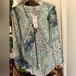 Ladies blouse Size XL made in Italy